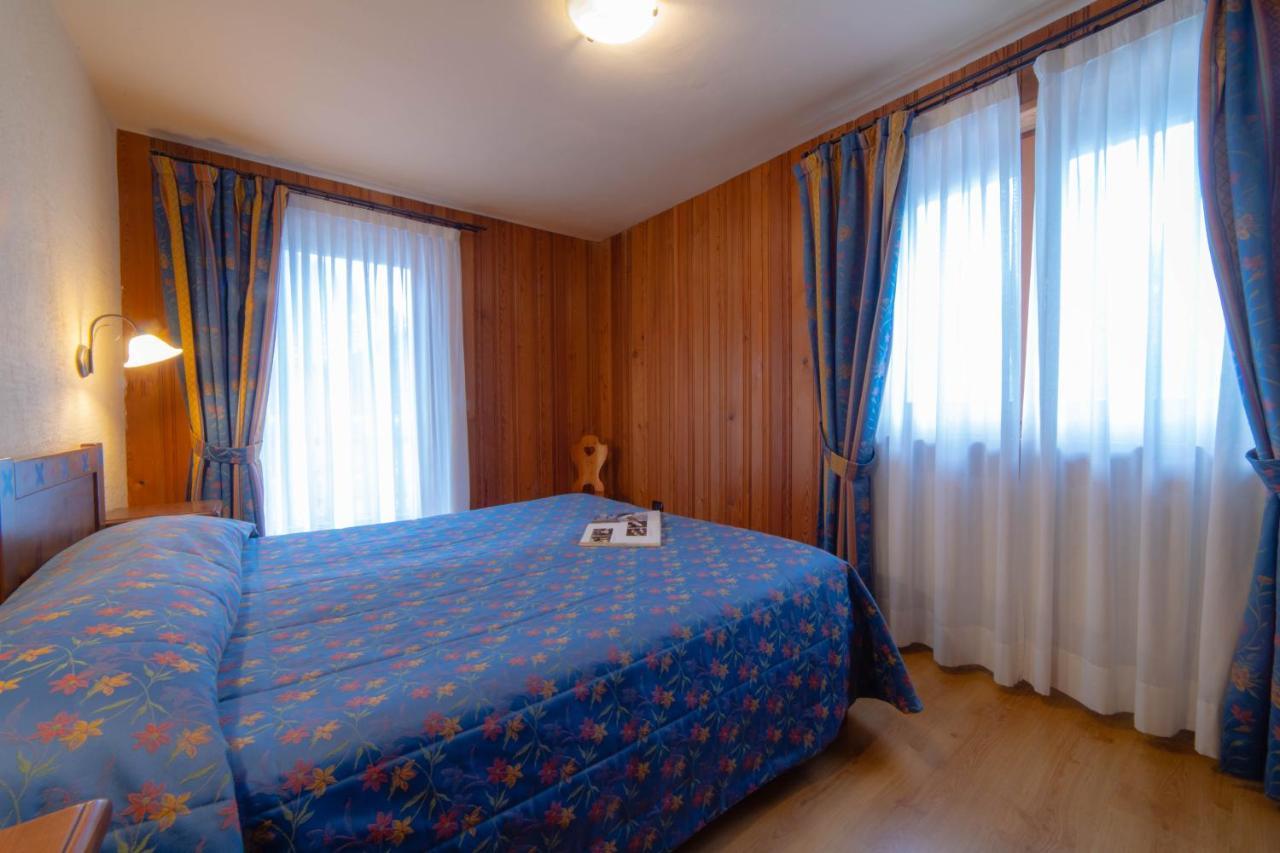 Family Apartments Le Chalet Champoluc Exterior foto