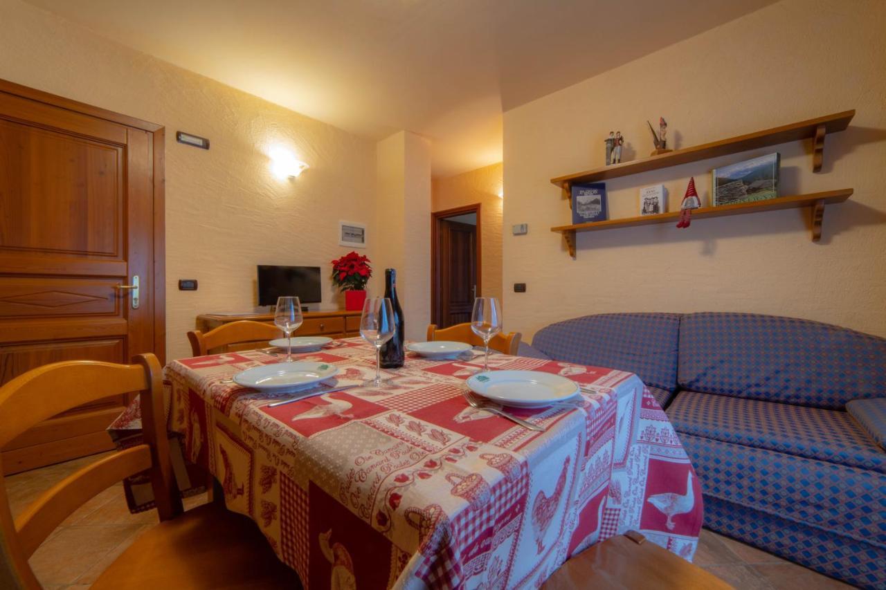 Family Apartments Le Chalet Champoluc Exterior foto
