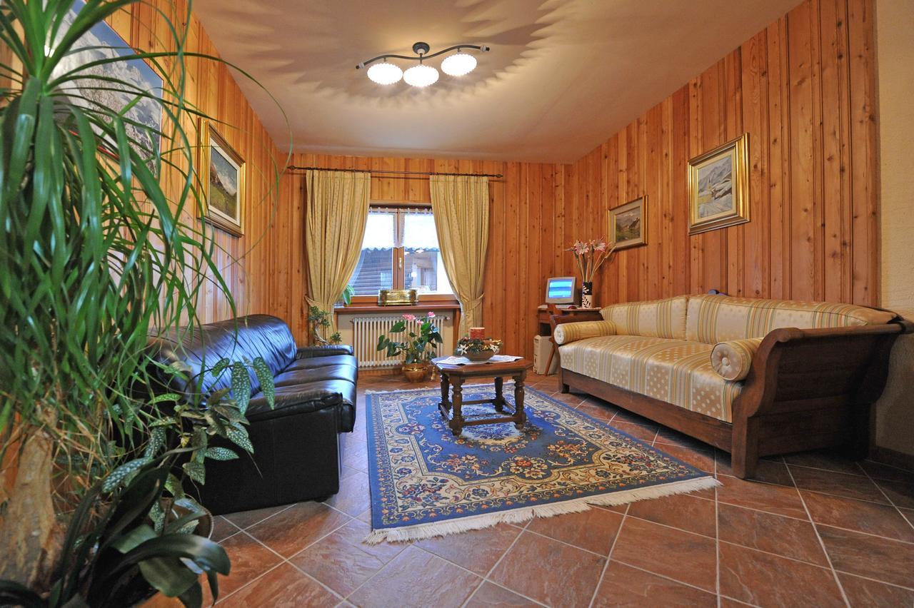 Family Apartments Le Chalet Champoluc Exterior foto